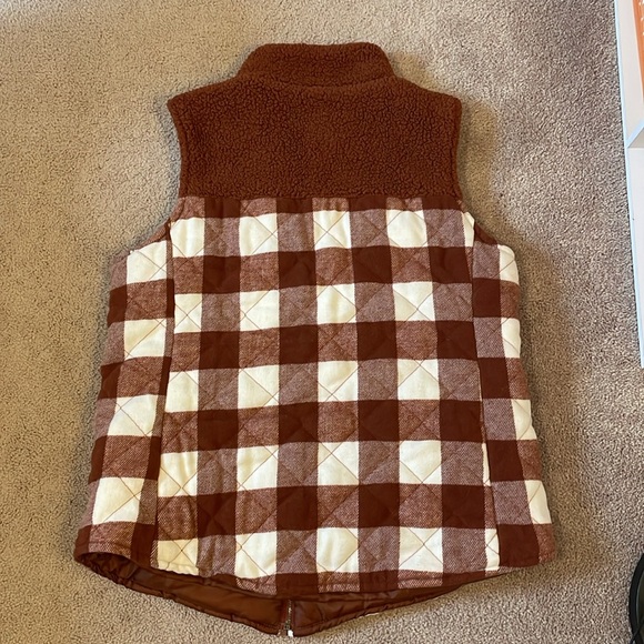 Vest - Picture 4 of 4